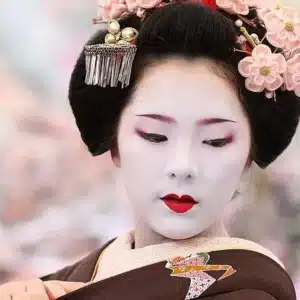 Geisha Beauty: Trademarks of A True Artisan