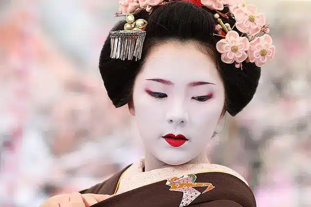 Geisha Beauty: Trademarks of A True Artisan