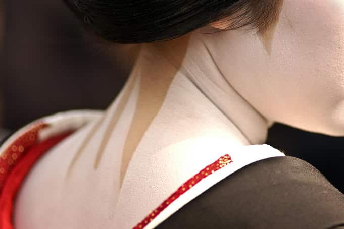 geisha nape of neck