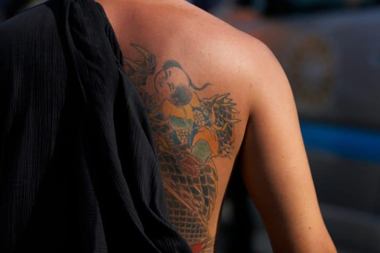 onsen singapore - Lady back with tattoos