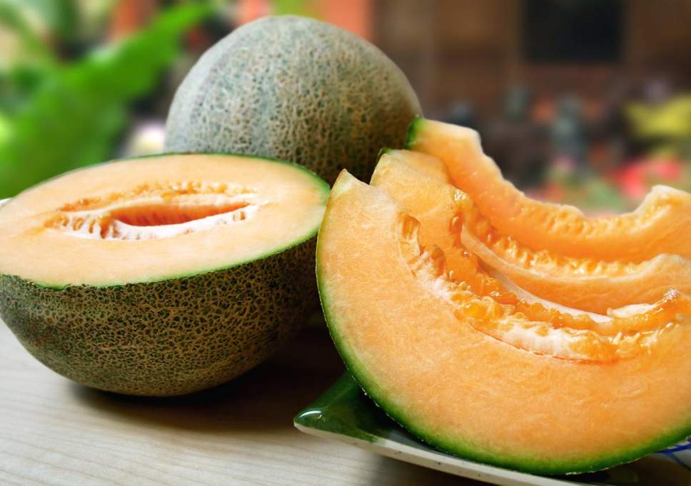yubari-king-melons-white-strawberry-spring-spa-promo