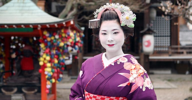 The 7 Steps You Need to Know Before Your Japanese Geisha Makeover