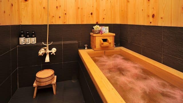 Japanese bathroom at Ikeda Spa